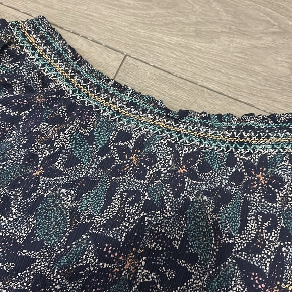 NWOT Maurice’s medium off the shoulder top - Picture 4 of 4